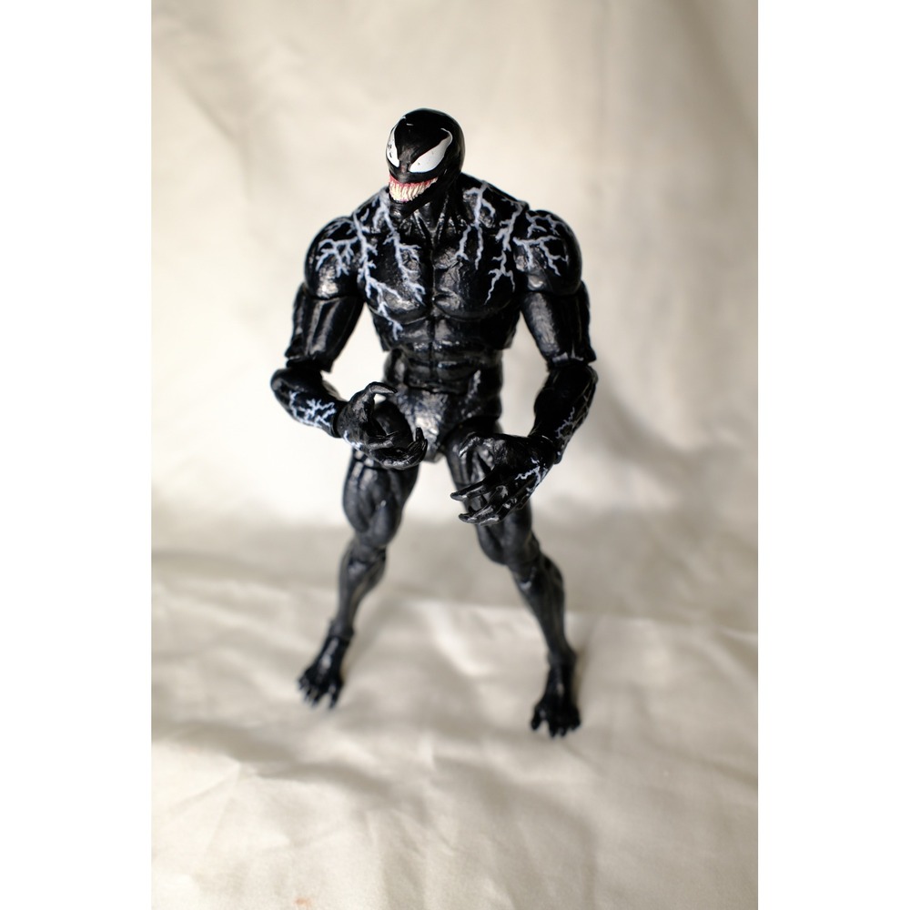 2020 Hasbro Marvel Legends Venom Action Figure